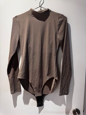 Girlfriend collective LS Mock Neck Bodysuit in Brown